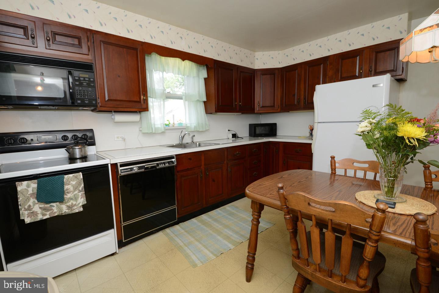 817 South Cedar Road Rockledge, PA 19046 - Photo 25 of 49 Kitchen