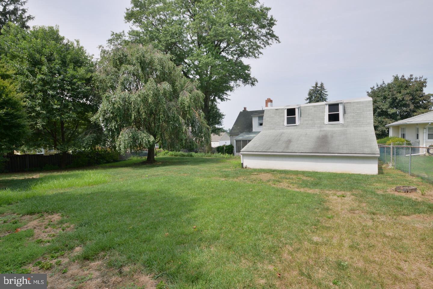 817 South Cedar Road Rockledge, PA 19046 - Photo 44 of 49 Yard behind garage