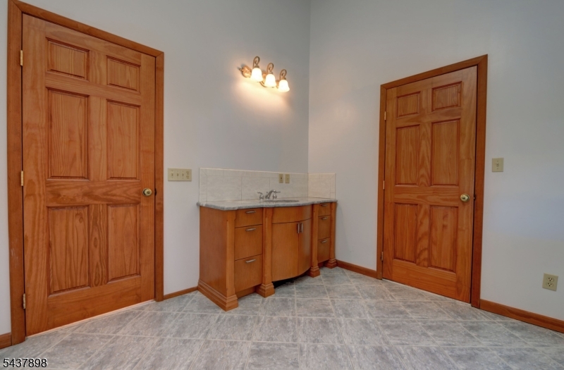 34 Knoll Road Wayne, NJ 07470 - Photo 38 of 50