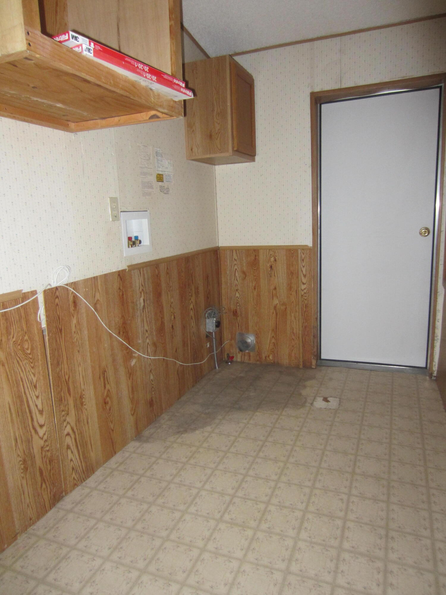 52333 Ammon Road La Pine, OR 97739 - Photo 16 of 21 Laundry