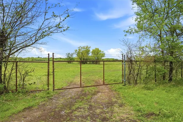 $1,000,000 | 656 Southeast Loop, Denison, TX 75020