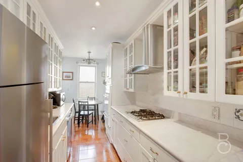 $429,000 | 118-11 84th Avenue, Unit 601 | Kew Gardens