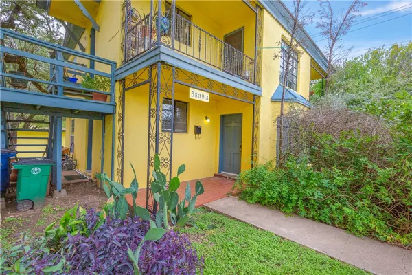 $1,700 | 3809 Maplewood Avenue, Unit A, Austin, TX 78722