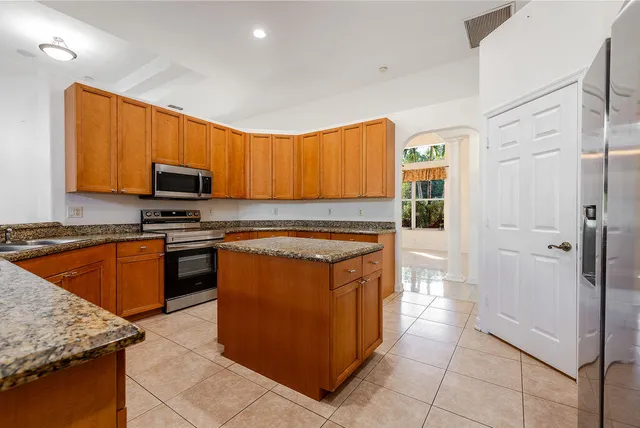 $4,500 | 13577 52nd Court North, Royal Palm Beach, FL 33411