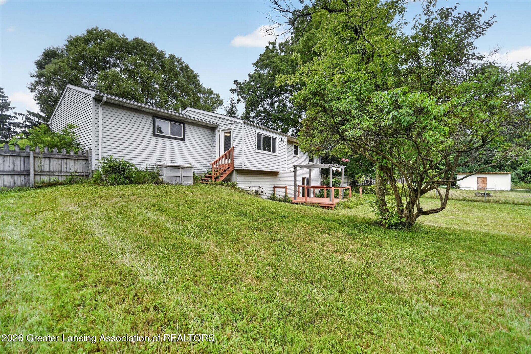 1817 Hamilton Road Okemos, MI 48864 - Photo 33 of 34 35-1817-Hamilton-Rd-Windowstill-Photogra