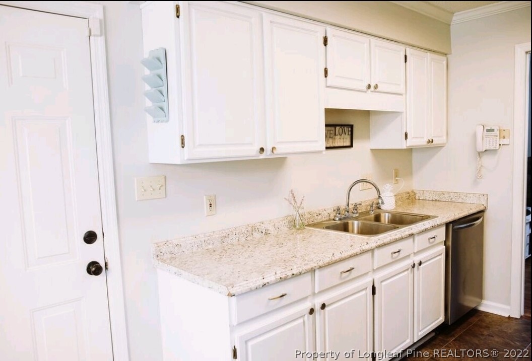 119 East 12 Oaks Road Raeford, NC 28376 - Photo 7 of 19 Gallery Image 7