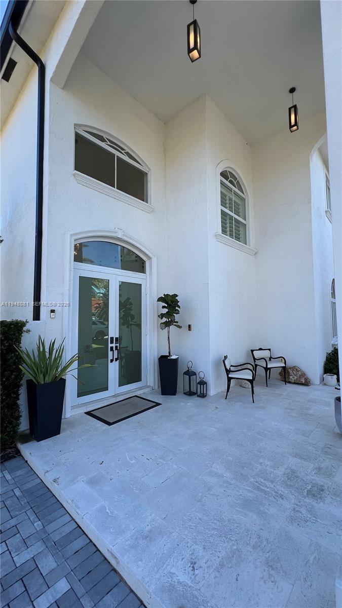 7233 Southwest 122 Place Miami, FL 33183 - Photo 4 of 78 a view of a livingroom with furniture and a potted plant