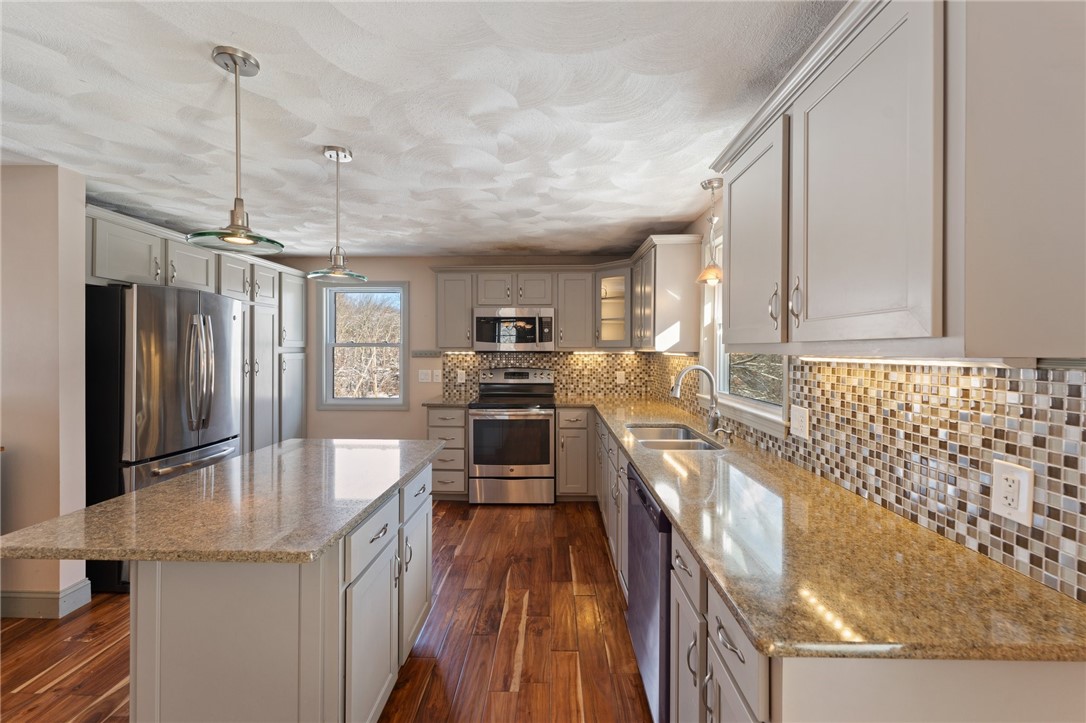 555 Joslin Road Burrillville, RI 02830 - Photo 8 of 41