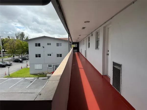 $239,900 | 120 Royal Palm Road, Unit 301, Hialeah Gardens, FL 33016