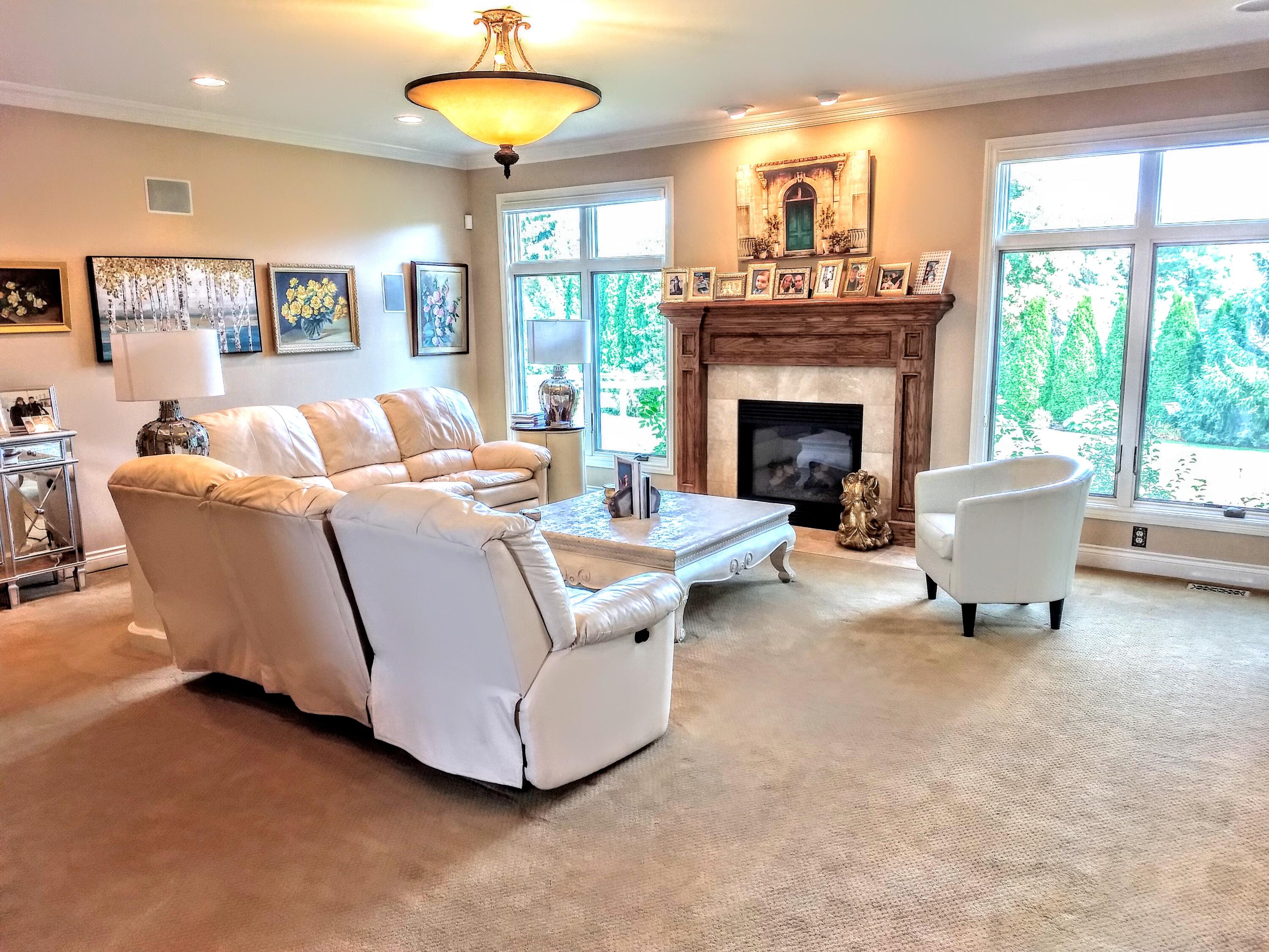 6768 Merrick Drive Troy, MI 48098 - Photo 12 of 85 10 - Family Room