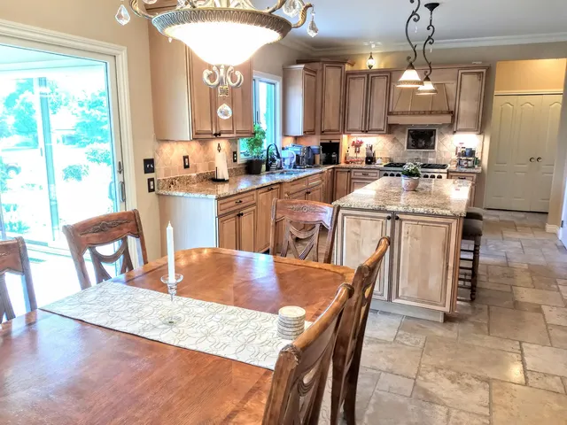 $819,900 | 6768 Merrick Drive, Troy, MI 48098