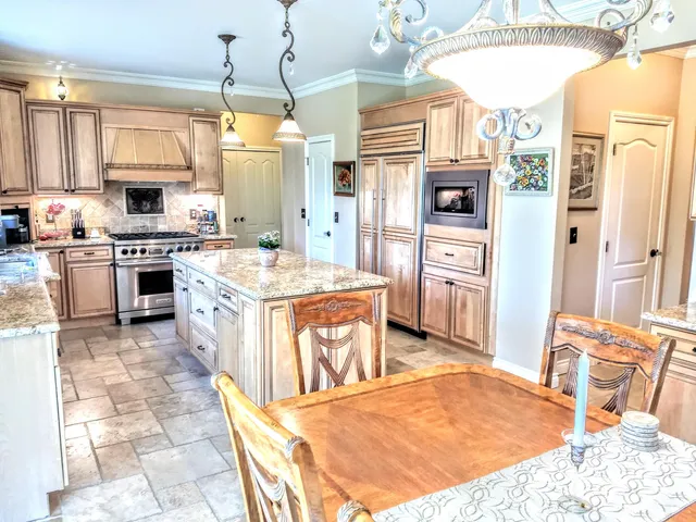 $819,900 | 6768 Merrick Drive, Troy, MI 48098