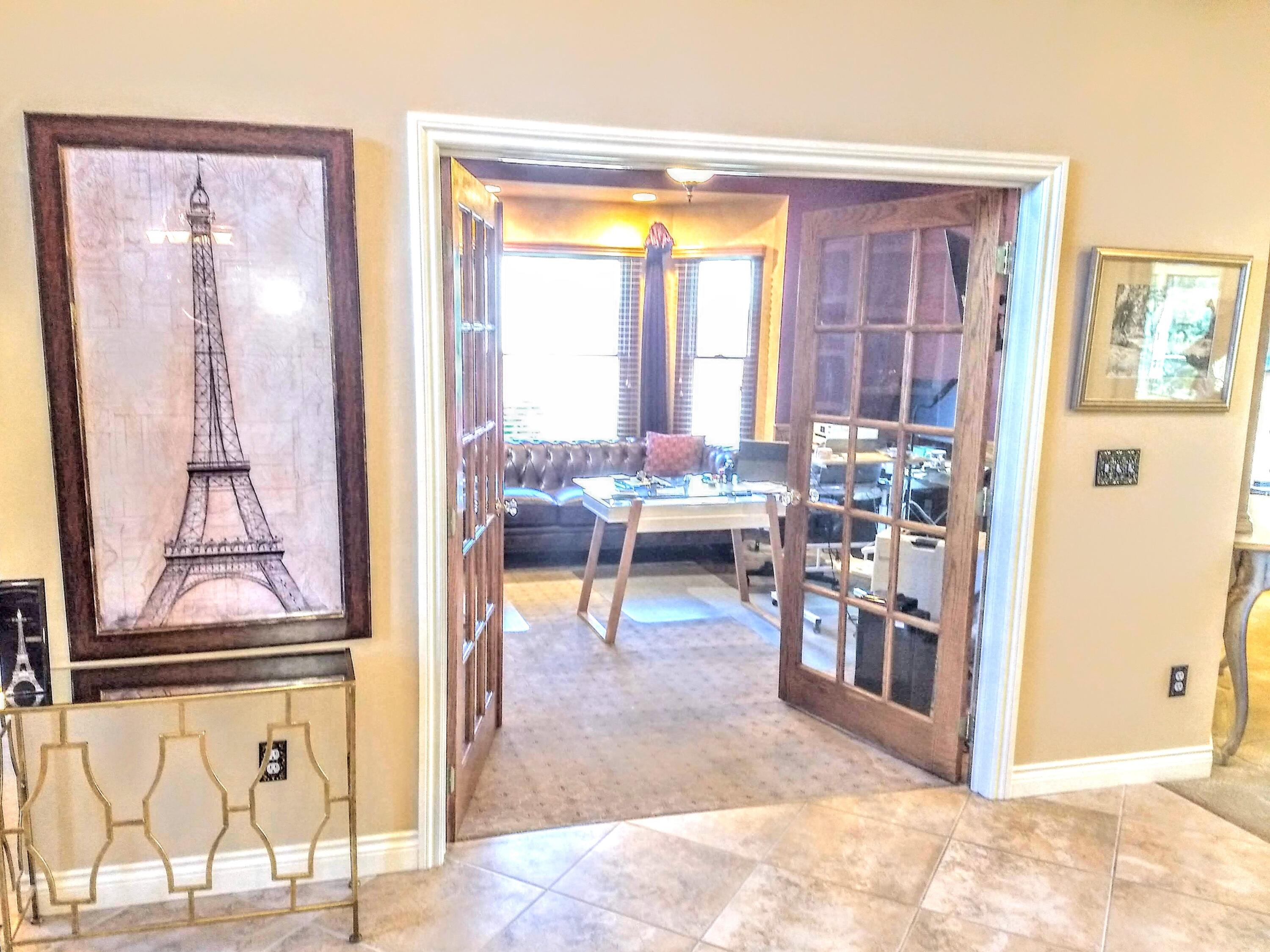 6768 Merrick Drive Troy, MI 48098 - Photo 25 of 85 20a - Secondary Foyer