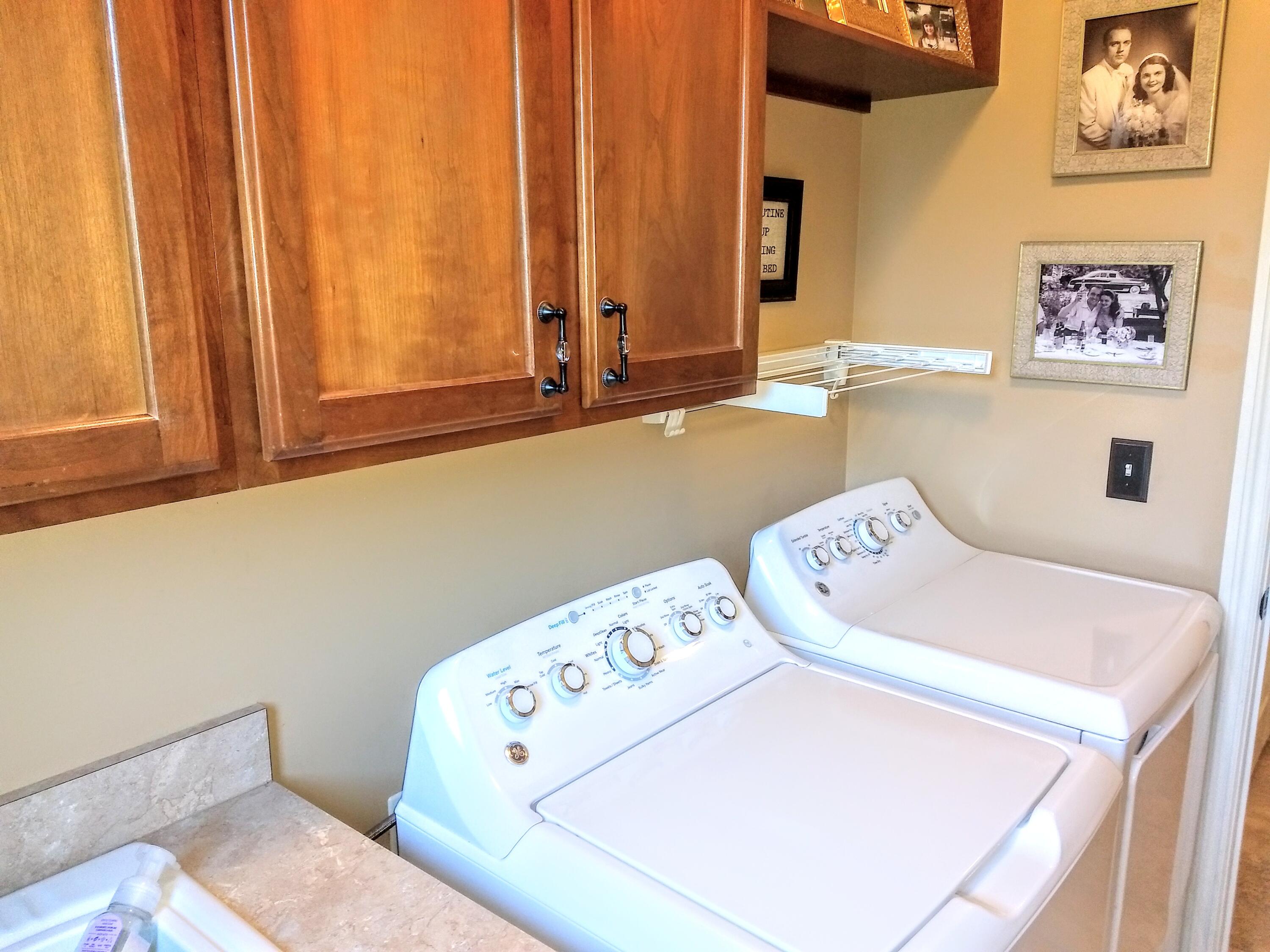 6768 Merrick Drive Troy, MI 48098 - Photo 29 of 85 22 - Laundry Room