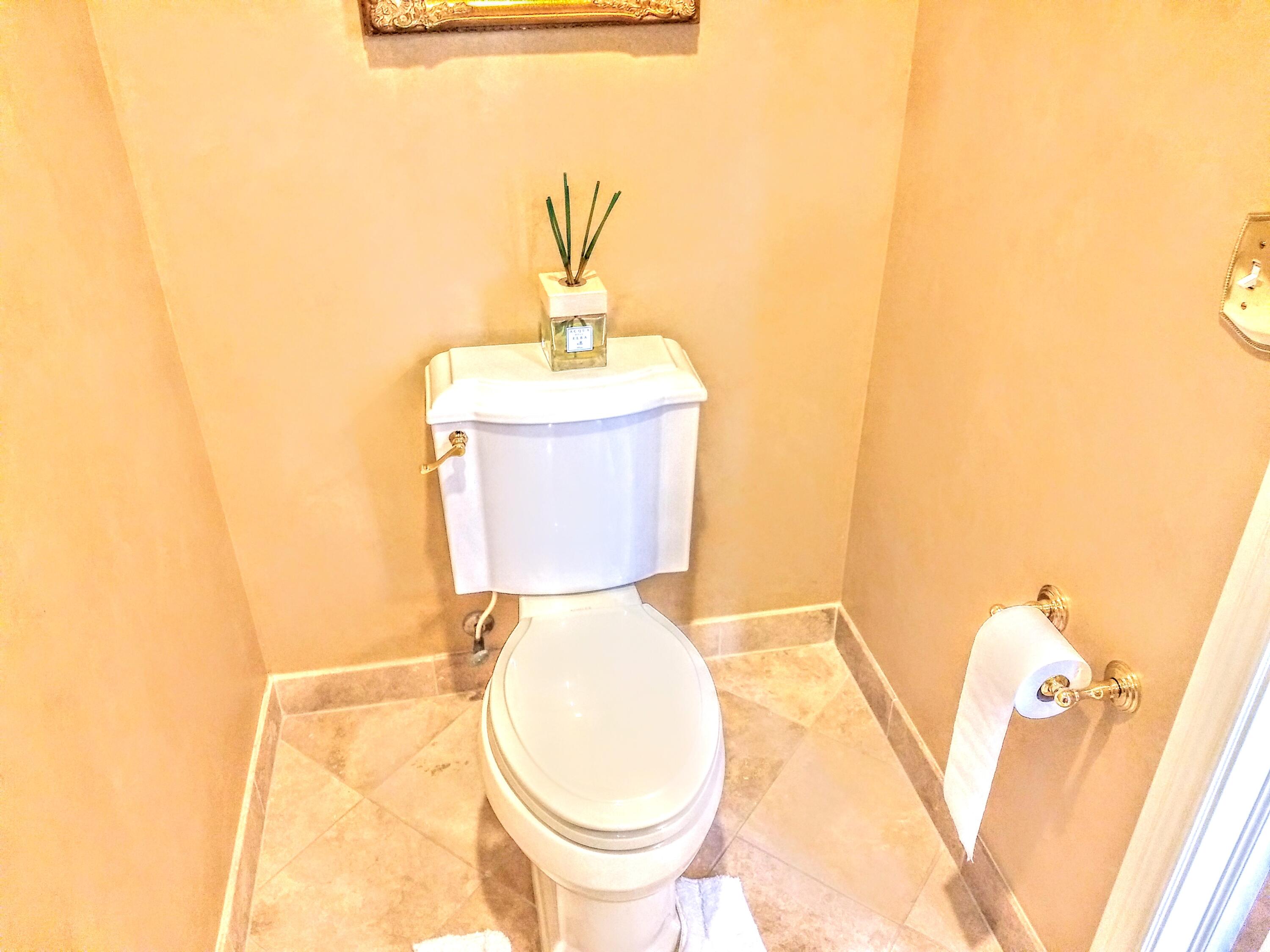 6768 Merrick Drive Troy, MI 48098 - Photo 31 of 85 24 - Lavatory
