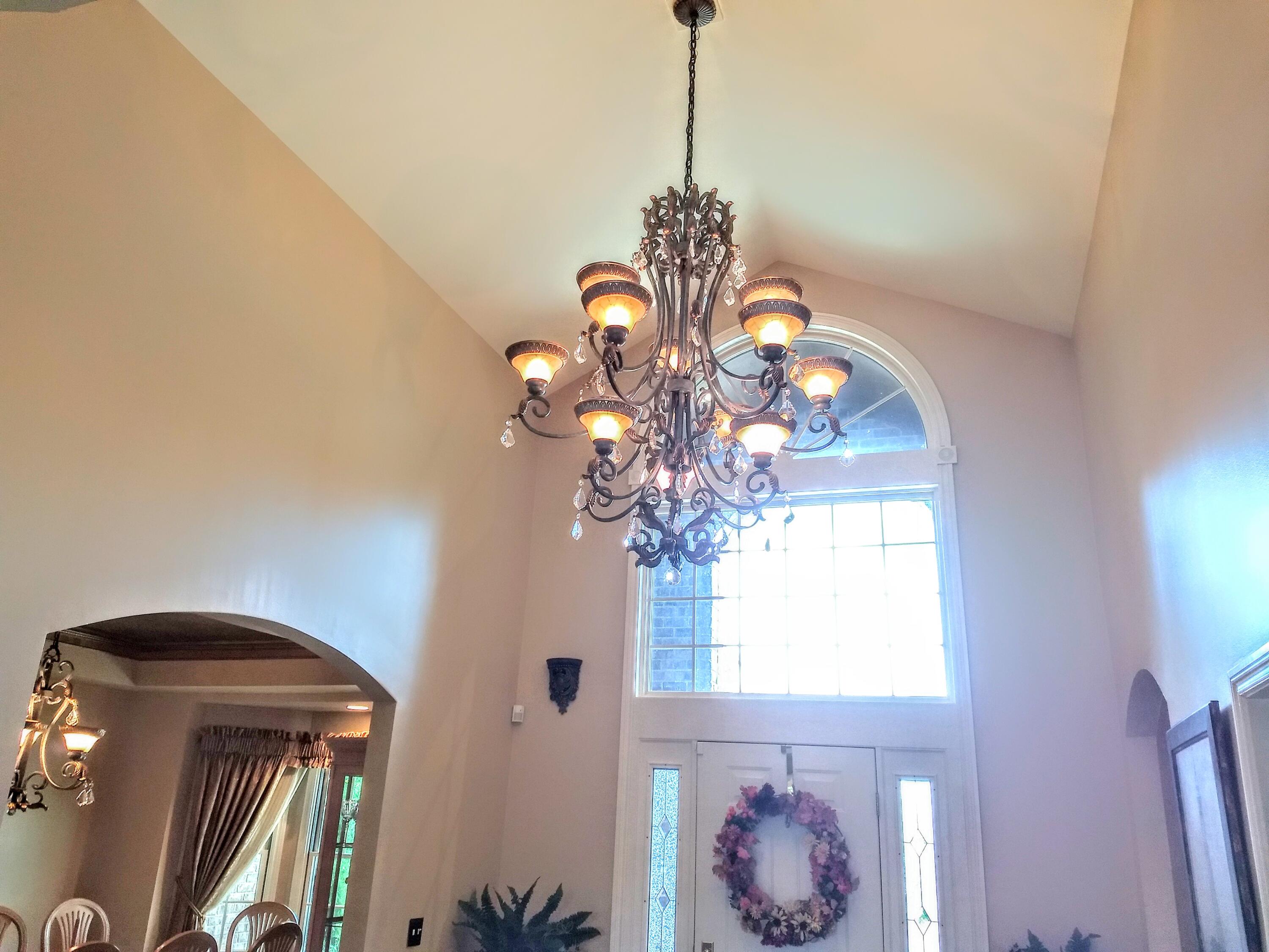 6768 Merrick Drive Troy, MI 48098 - Photo 32 of 85 25 - Chandelier