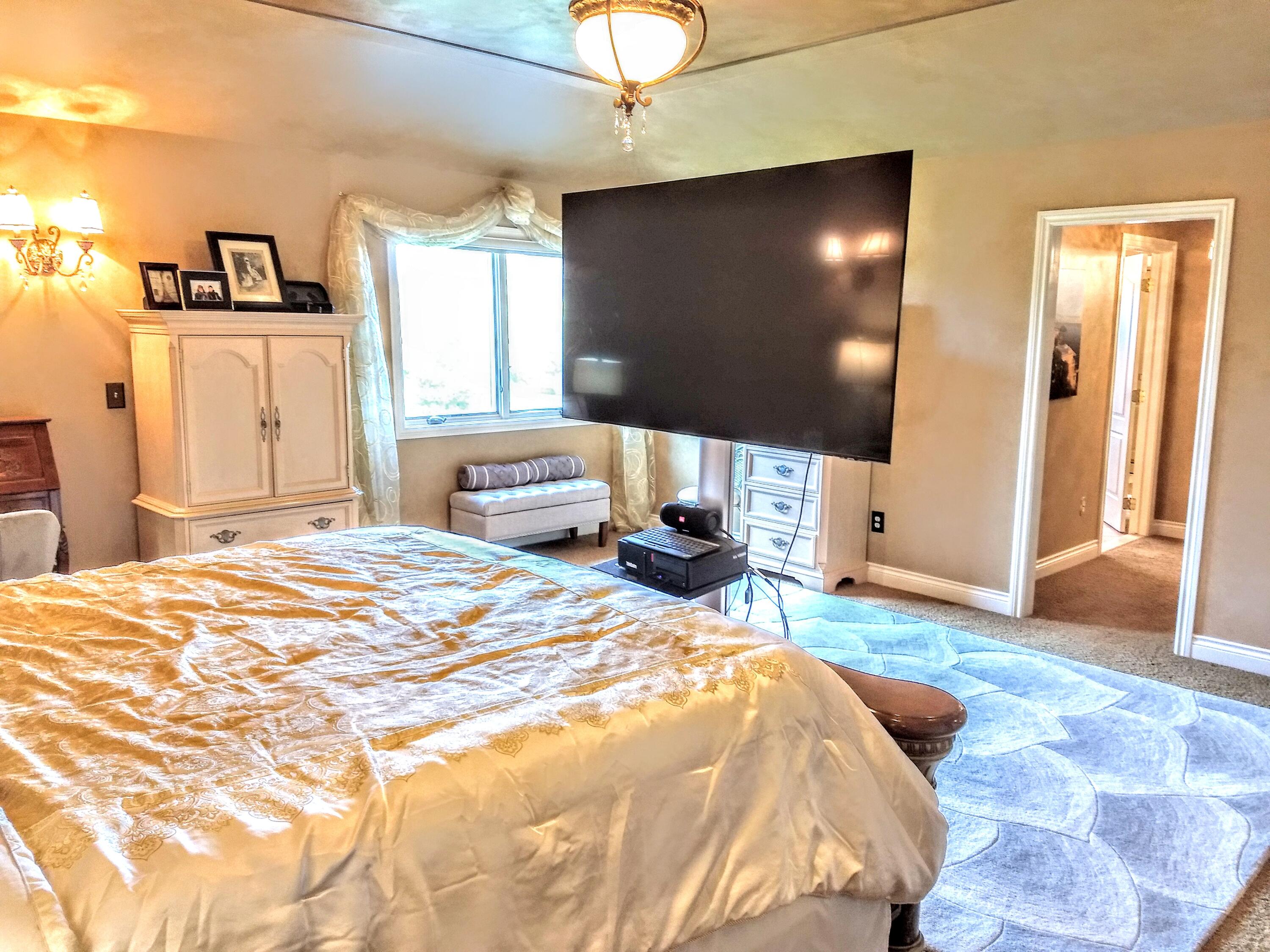 6768 Merrick Drive Troy, MI 48098 - Photo 36 of 85 29 - Mstr Bdrm & Window