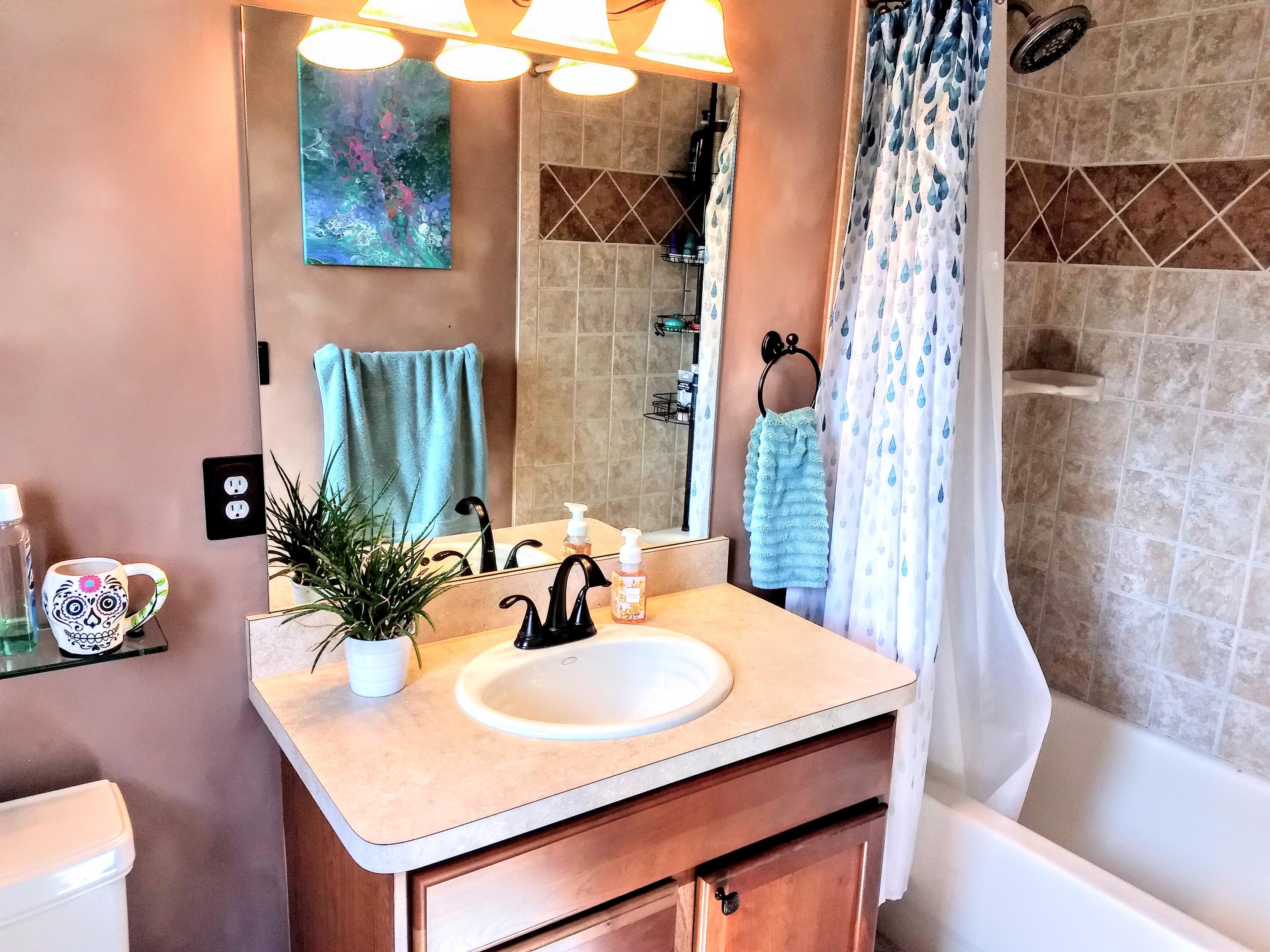 6768 Merrick Drive Troy, MI 48098 - Photo 58 of 85 48 - Bathroom 3 & Shower