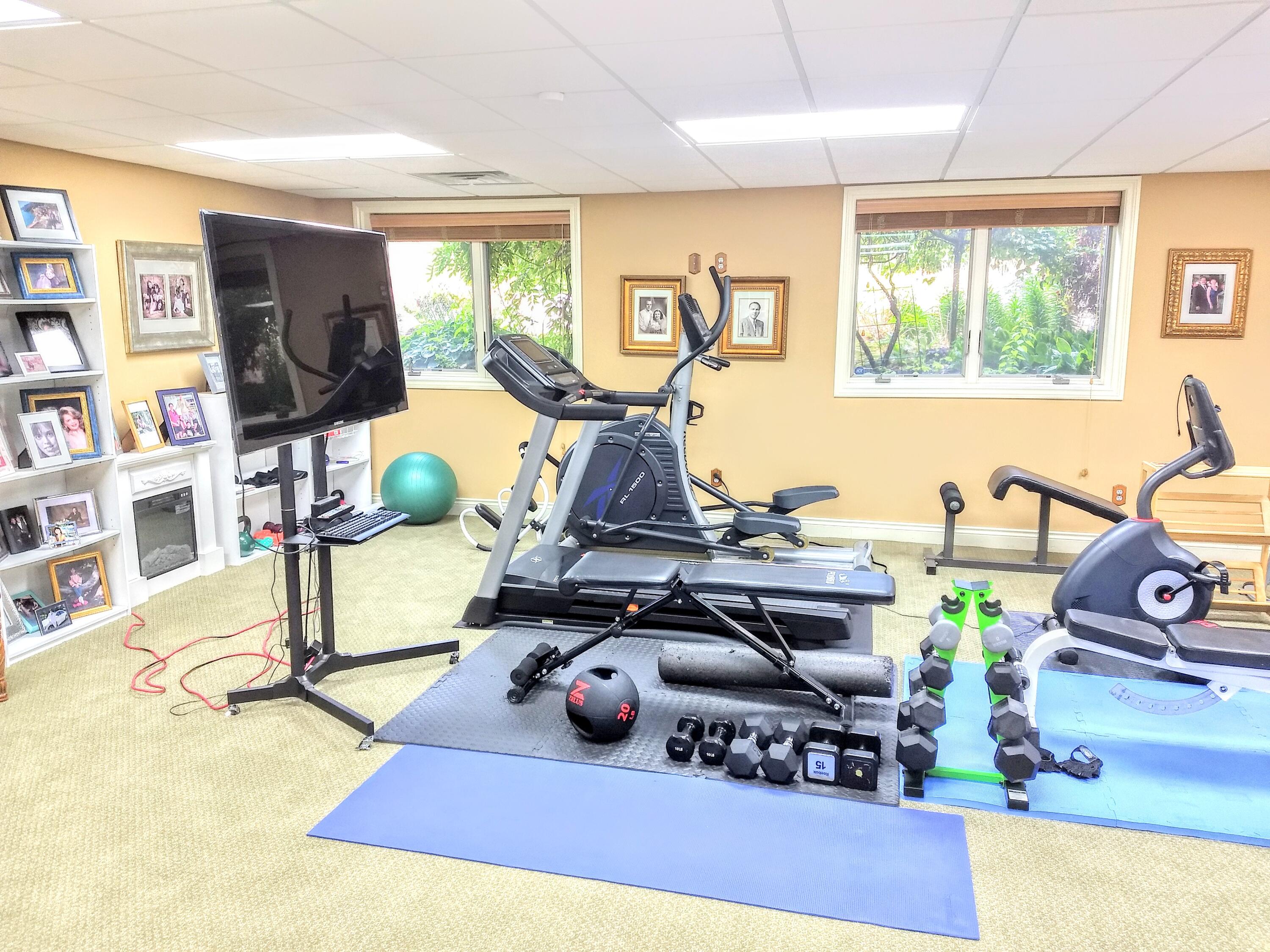 6768 Merrick Drive Troy, MI 48098 - Photo 65 of 85 55 - Rec Area