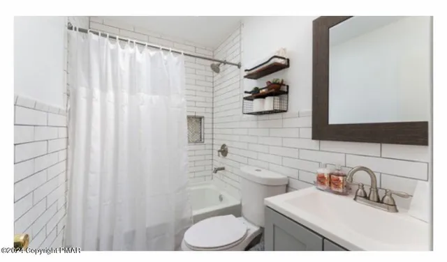 $299,999 | 9197 Buttonwood Court, Tobyhanna, PA 18466