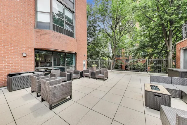 $2,000 | 899 South Plymouth Court, Unit 1005, Chicago, IL 60605