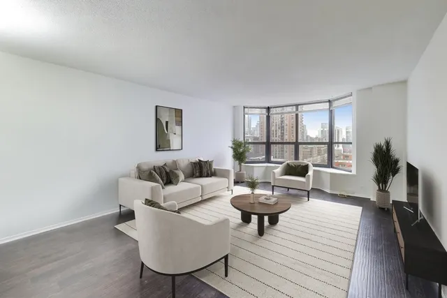 $2,000 | 899 South Plymouth Court, Unit 1005, Chicago, IL 60605