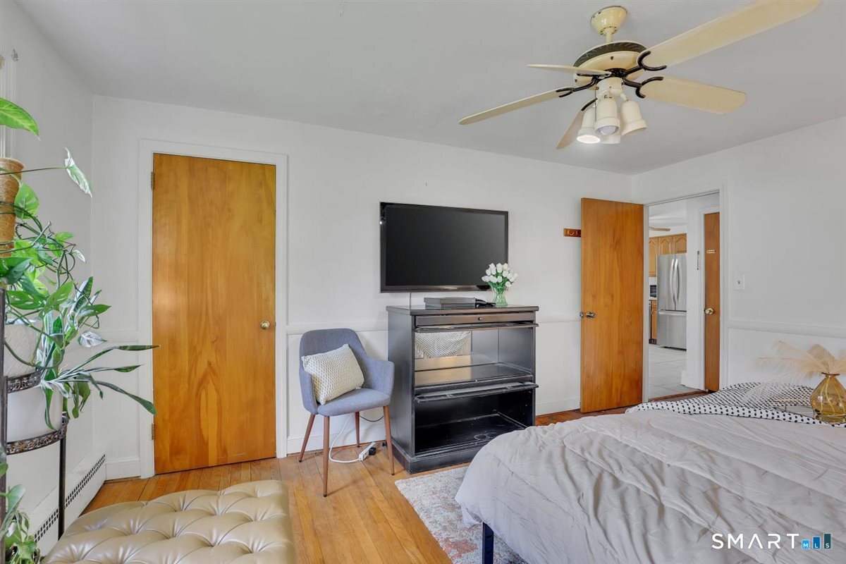 56 Oakwood Road Manchester, CT 06042 - Photo 10 of 23