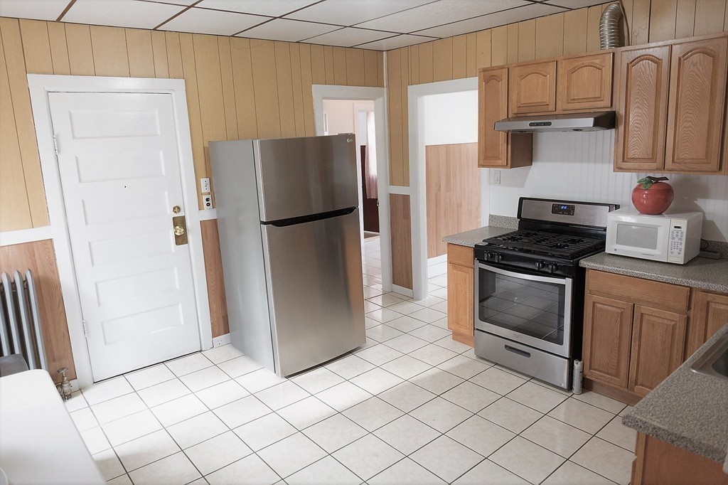 8 Merrick Street Worcester, MA 01609 - Photo 6 of 24 Gallery Image 6