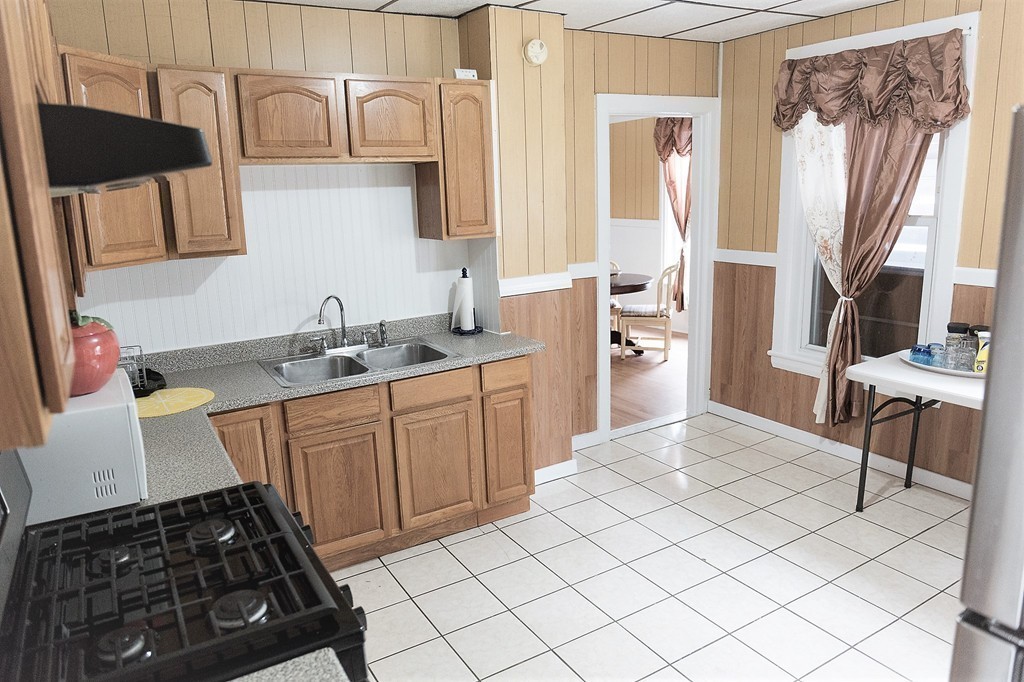 8 Merrick Street Worcester, MA 01609 - Photo 7 of 24 Gallery Image 7