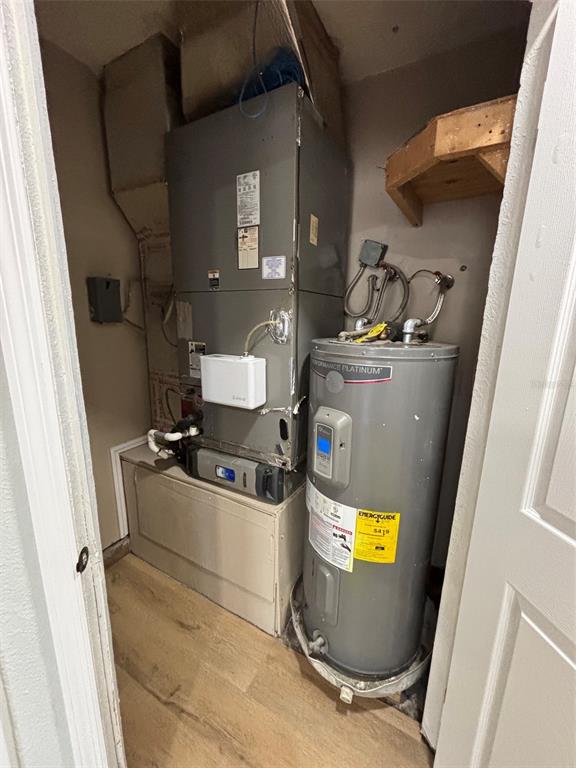 9801 Southeast Sunset Harbor Road Summerfield, FL 34491 - Photo 23 of 37 a view of washer and dryer
