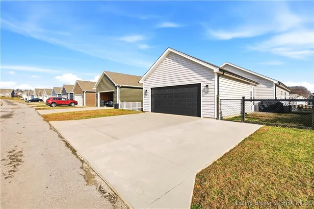 $289,900 | 1240 Majestic Pass, Jeffersonville, IN 47130