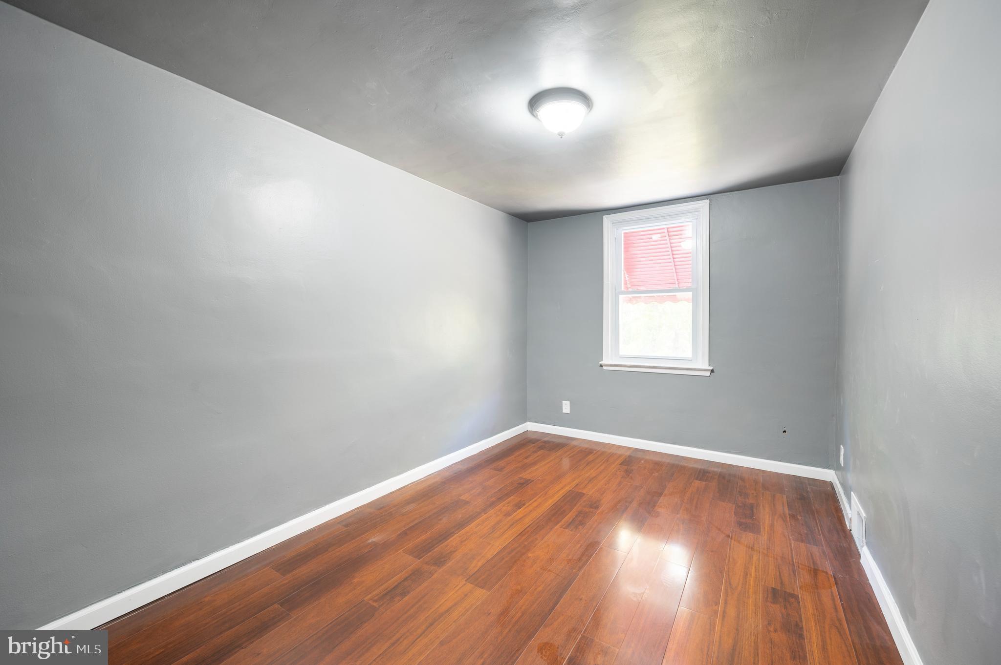 117 Spring Valley Road Darby, PA 19023 - Photo 8 of 24