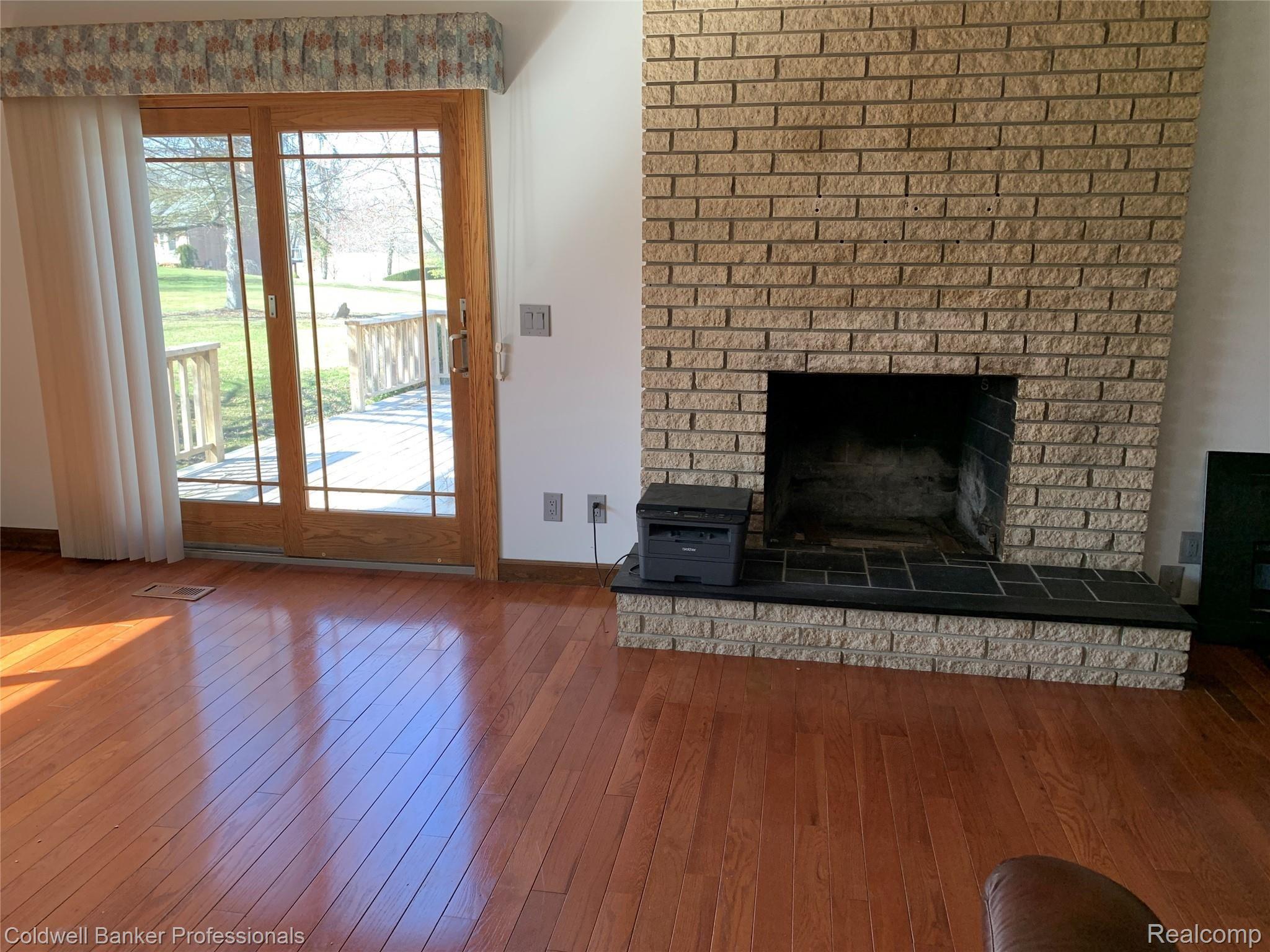 58150 Travis Road New Hudson, MI 48165 - Photo 8 of 24 Great Room 2