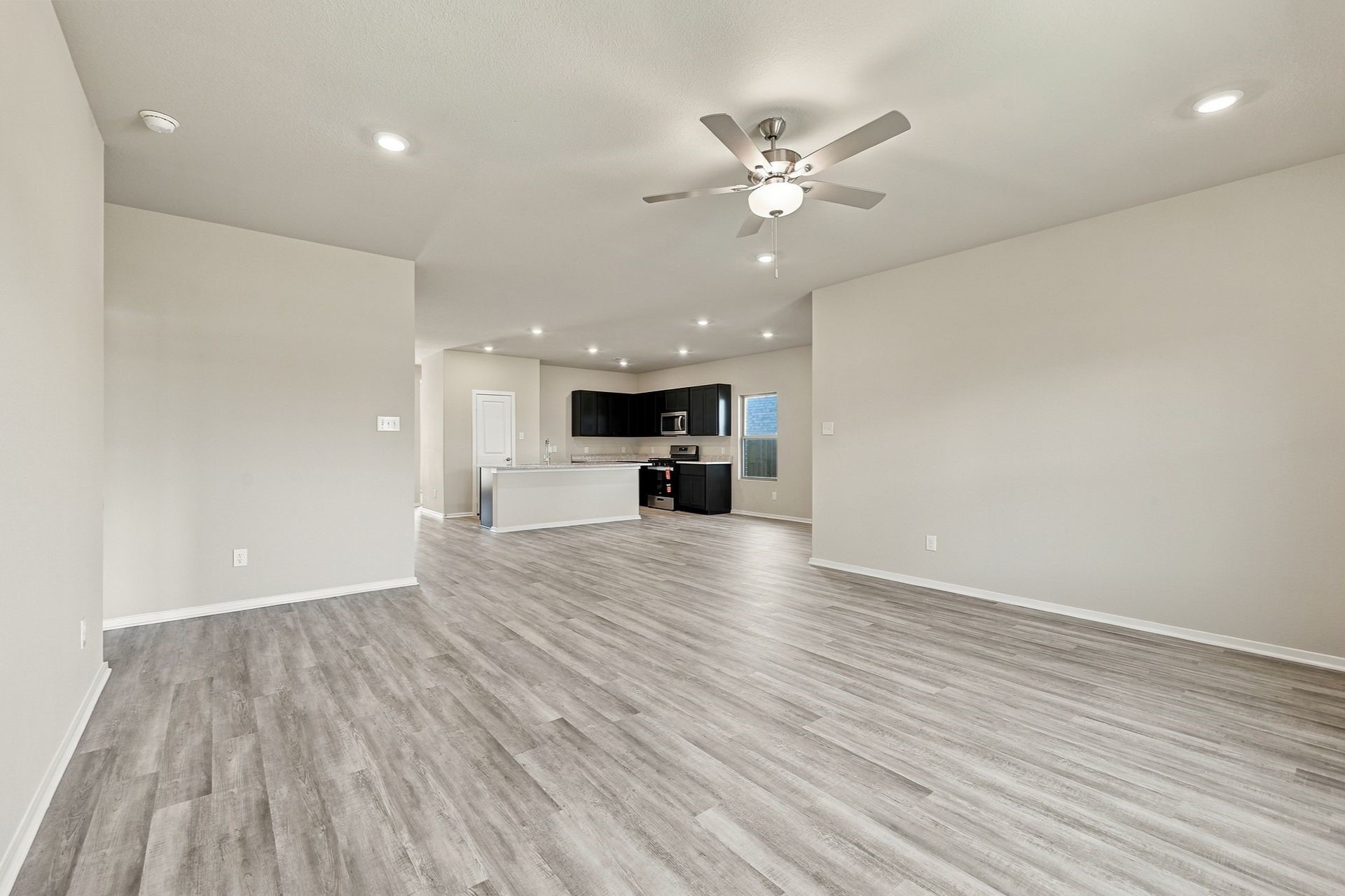 1907 Starlight Street Angleton, TX 77515 - Photo 15 of 37 Gallery Image 15