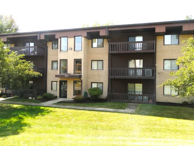 $189,000 | 3107 Ingalls Avenue, Unit 3B, Joliet, IL 60435