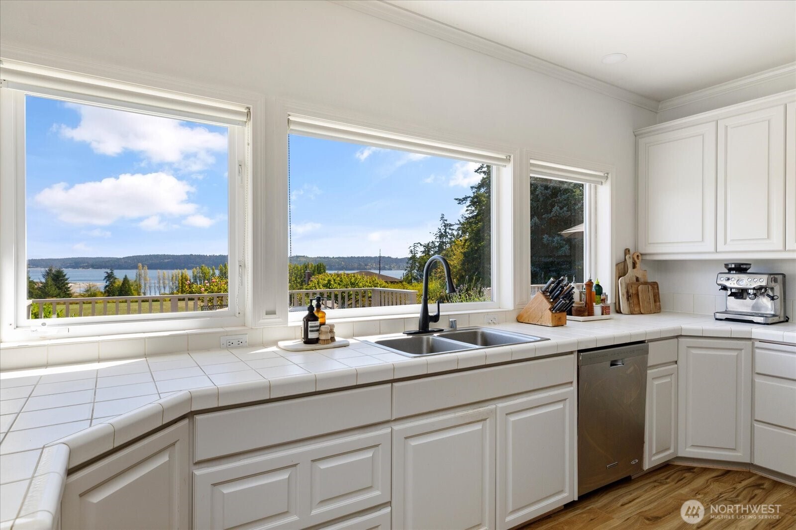 1365 Arnold Road Oak Harbor, WA 98277 - Photo 9 of 39