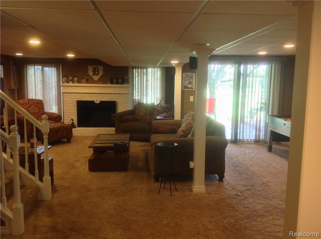 952 Golfview Court Rochester, MI 48307 - Photo 33 of 36 spacious finished walkout