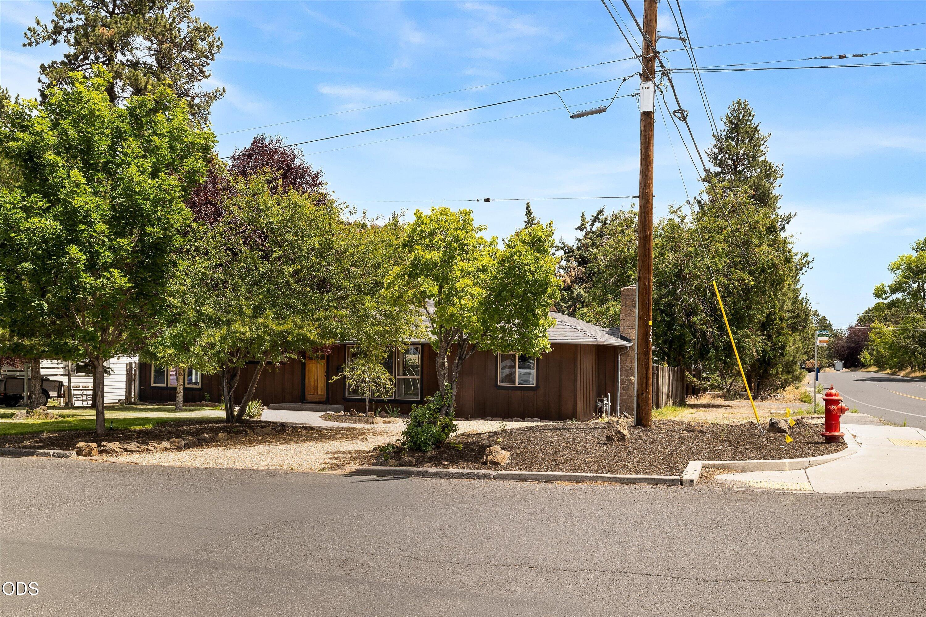 606 Northeast 9th Street Bend, OR 97701 - Photo 36 of 37