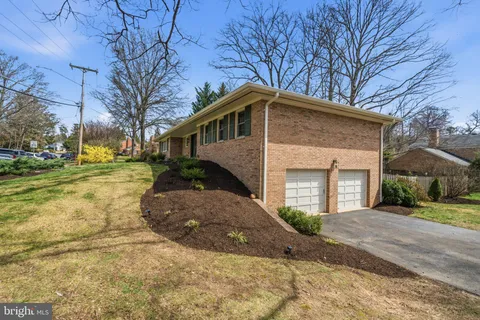 $1,175,000 | 7215 Marine Drive, Alexandria, VA 22307