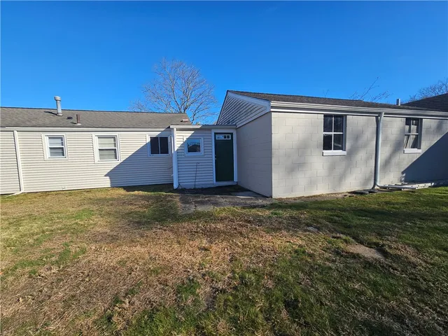 $325,000 | 7 Rutherford Court, Unit 12, Warwick, RI 02886