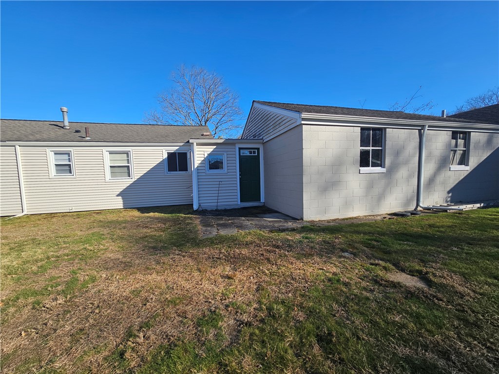 7 Rutherford Court, Unit 12 Warwick, RI 02886 - Photo 21 of 28 Gallery Image 21