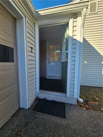 $325,000 | 7 Rutherford Court, Unit 12, Warwick, RI 02886