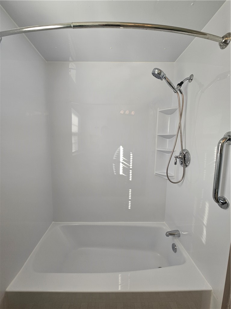 7 Rutherford Court, Unit 12 Warwick, RI 02886 - Photo 8 of 28 Gallery Image 8