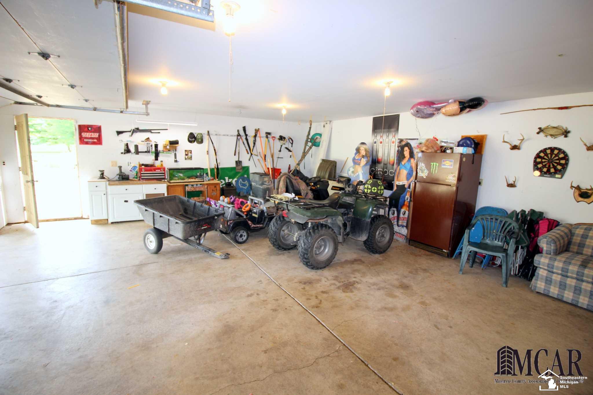 24040 Otter Road New Boston, MI 48164 - Photo 23 of 32