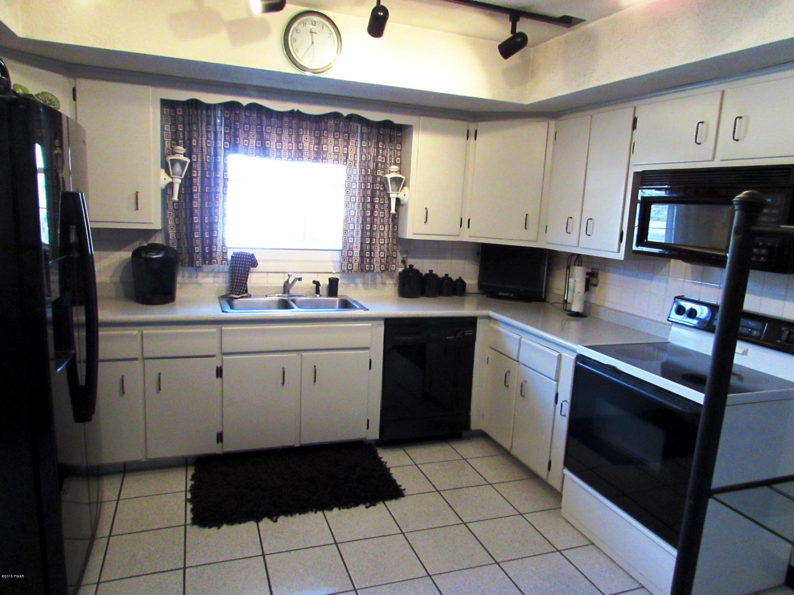 202 T Rt 351 Moscow, PA 18444 - Photo 14 of 38 Gallery Image 14