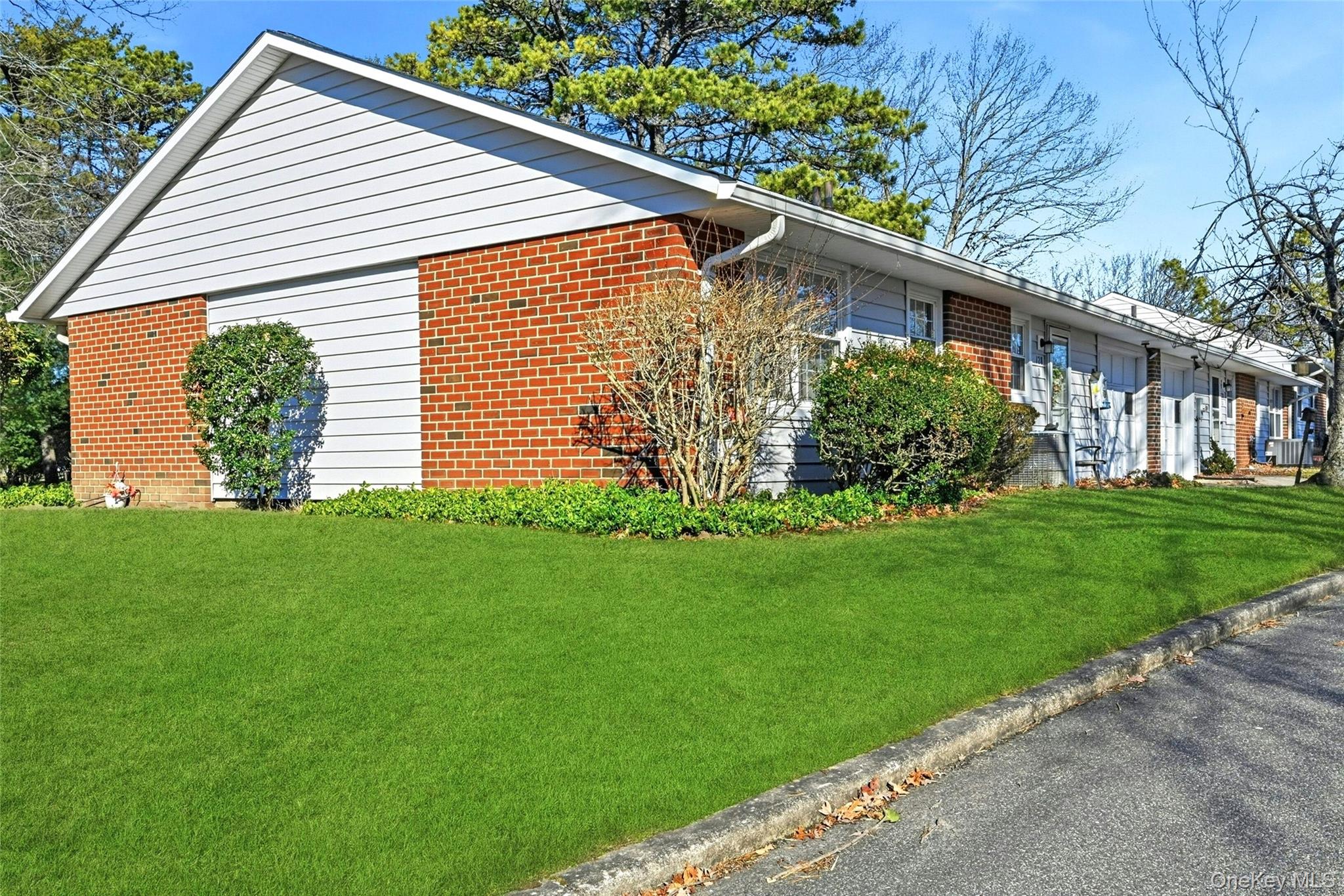 128 D Exmore Court Ridge, NY 11961 - Photo 30 of 45