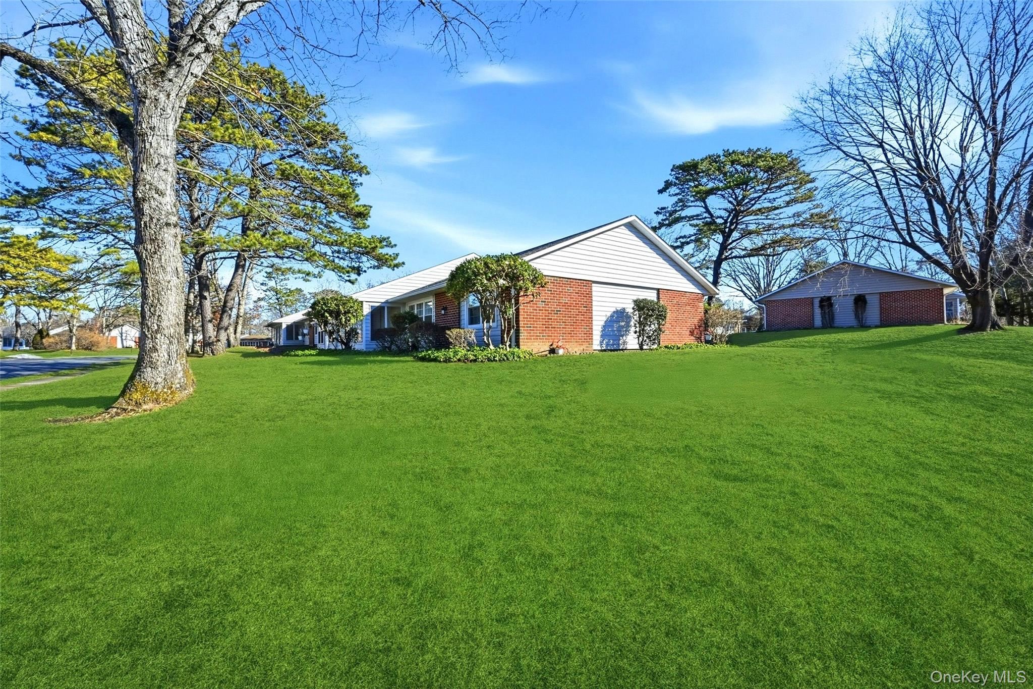 128 D Exmore Court Ridge, NY 11961 - Photo 33 of 45