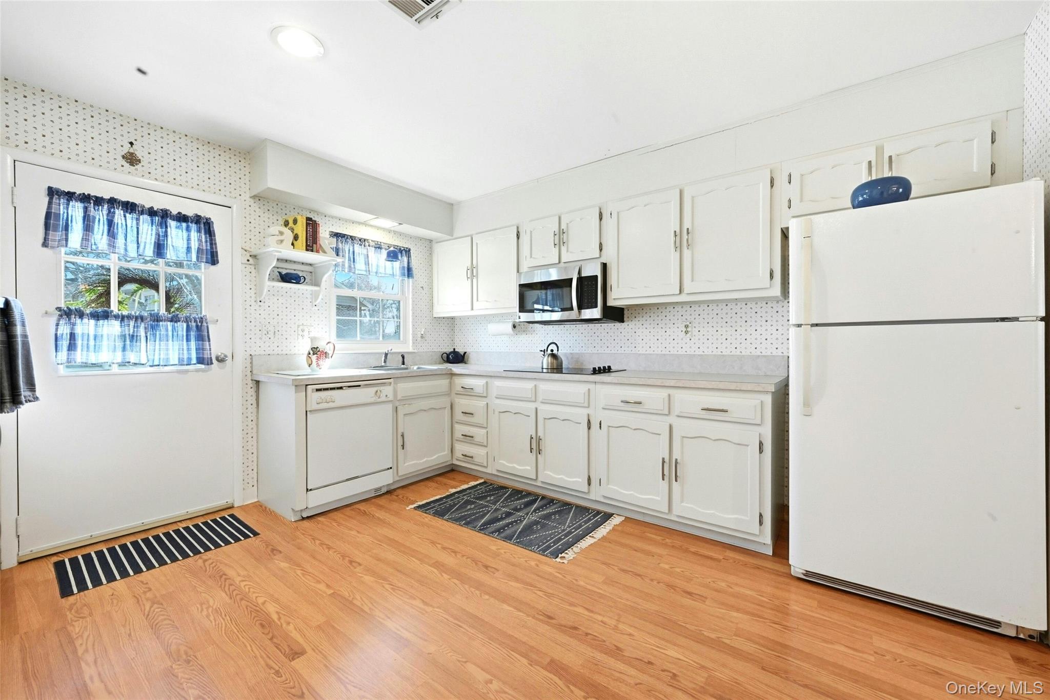 128 D Exmore Court Ridge, NY 11961 - Photo 4 of 45