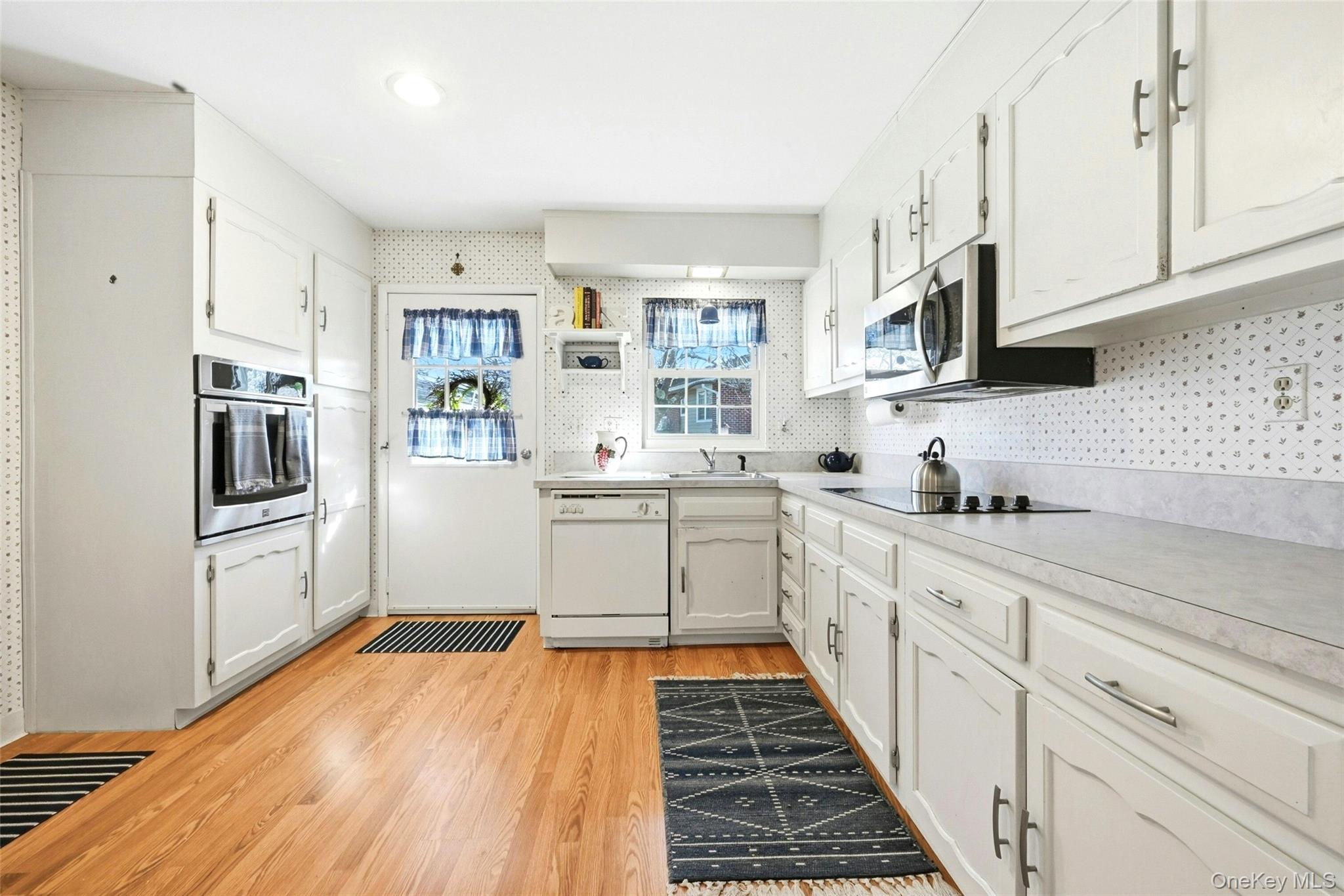 128 D Exmore Court Ridge, NY 11961 - Photo 6 of 45