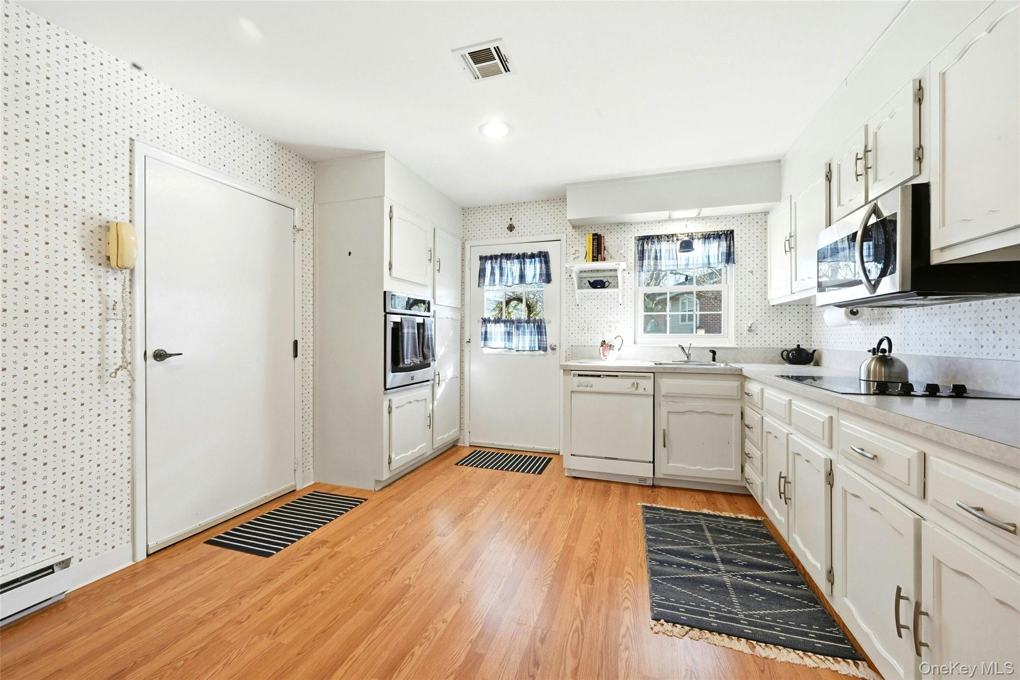 128 D Exmore Court Ridge, NY 11961 - Photo 7 of 45